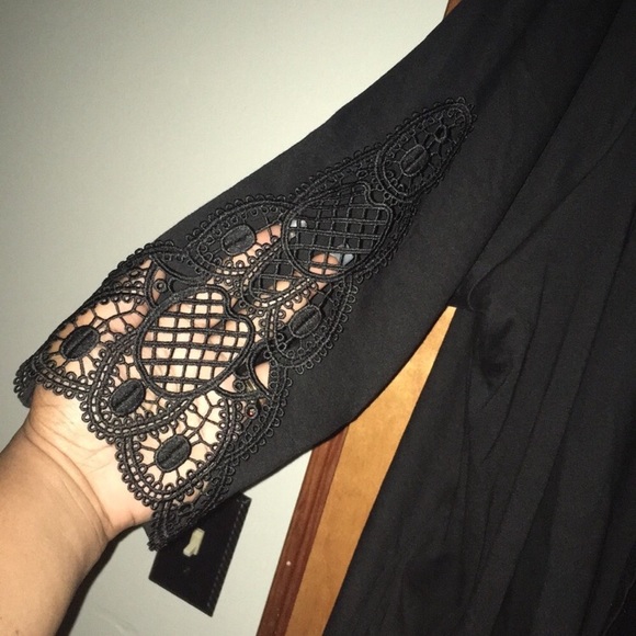 22/24W Embroidered Lace Inset Active Overpiece - Picture 6 of 9